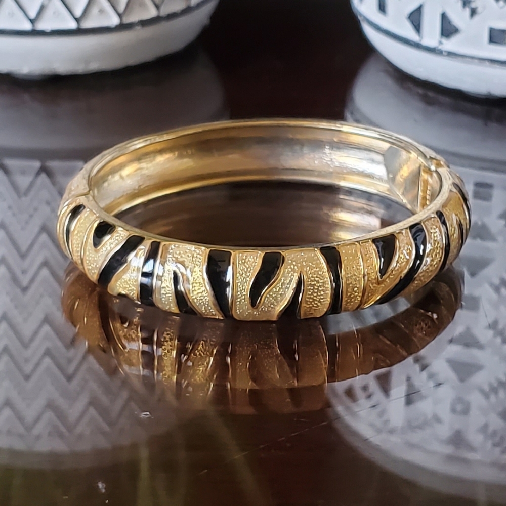 Tiger Patterned Bracelet - image 1